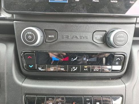 Used 2024 RAM ProMaster 3500 w/ Delivery Van Package image 20