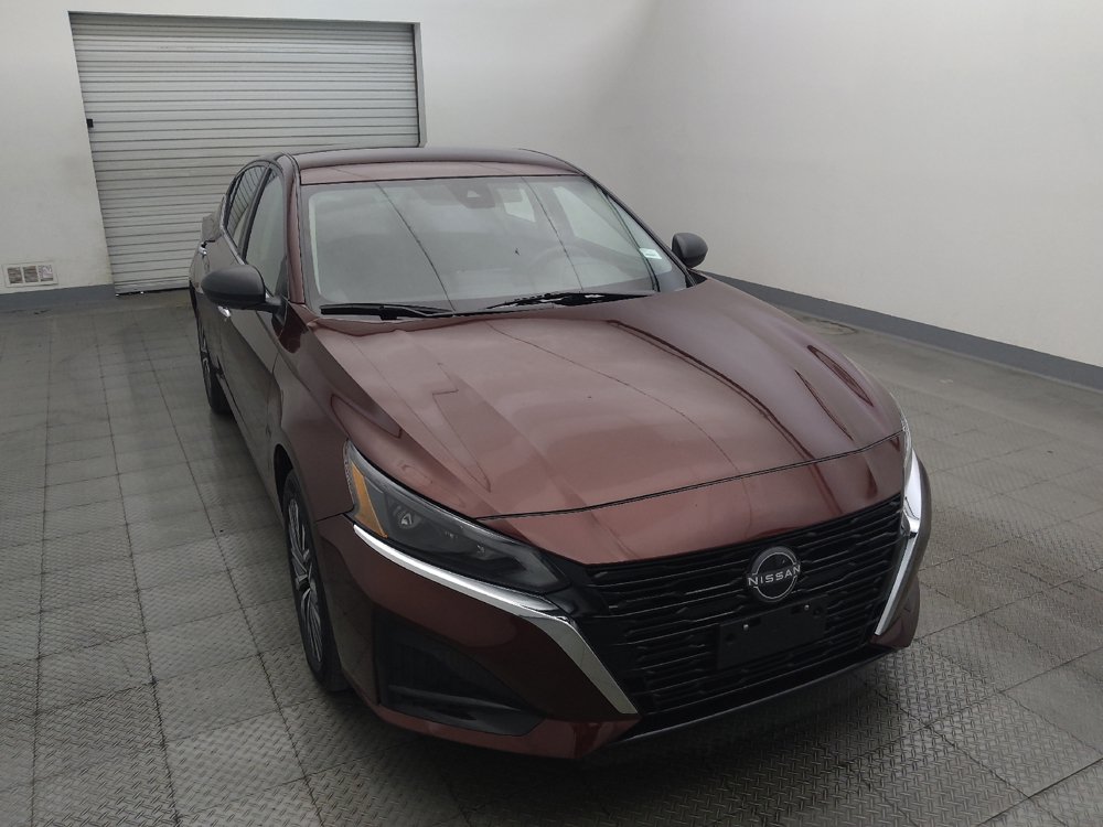 Used 2025 Nissan Altima 2.5 SV AWD/4WD image 14