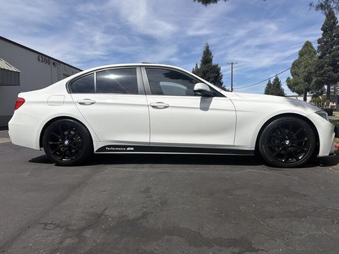 Used 2014 BMW 320i Sedan RWD image 9