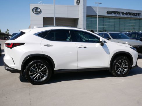 Used 2025 Lexus NX 350h AWD w/ Accessory Package (2T) image 11