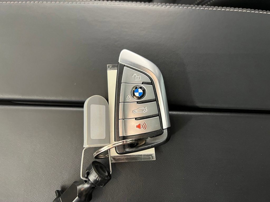 Used 2023 BMW M550i xDrive w/ Executive Package AWD/4WD image 36