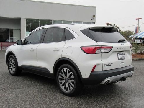 Used 2020 Ford Escape Titanium image 4