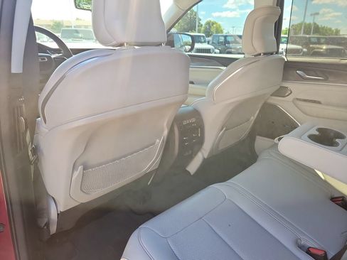 Used 2023 Jeep Grand Cherokee Overland w/ Luxury Tech Group IV AWD/4WD image 14