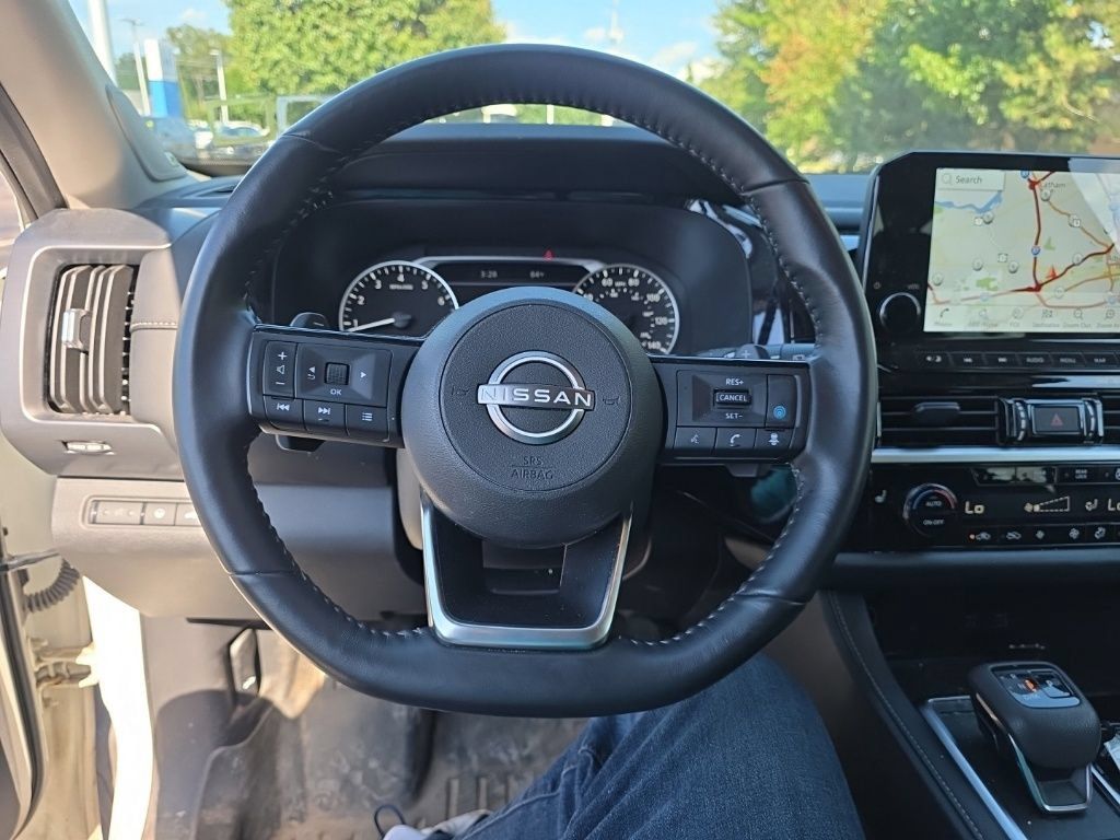 Used 2023 Nissan Pathfinder SL w/ SL Premium Package AWD/4WD image 14