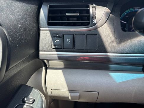 Used 2012 Toyota Camry LE FWD image 16