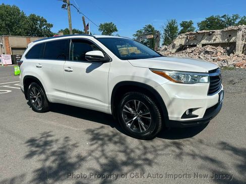Used 2016 Toyota Highlander XLE AWD/4WD image 7