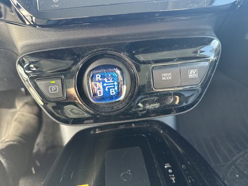 Used 2020 Toyota Prius Limited image 25