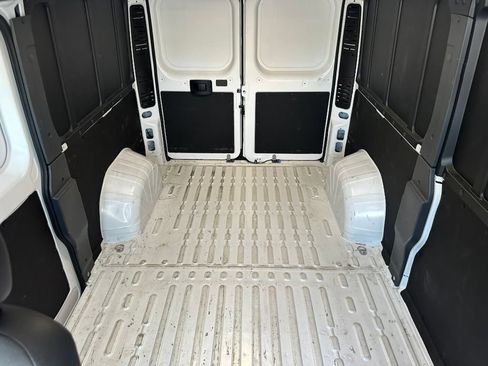 Used 2025 RAM ProMaster 2500 w/ Convenience Group FWD image 32