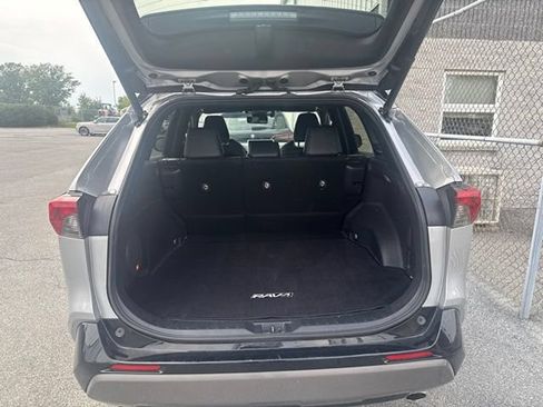 Used 2019 Toyota RAV4 XSE w/ Carpet Mat Package AWD/4WD image 11