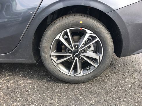 New 2024 Kia Forte LXS w/ LXS Technology Package image 8