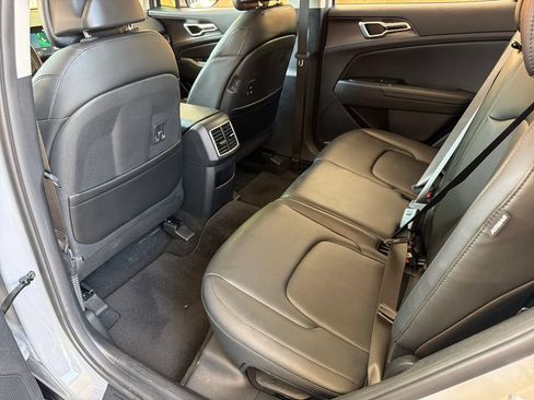 Used 2026 Kia Sportage EX FWD image 29