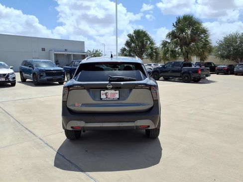 Used 2026 Nissan Kicks SV FWD image 4