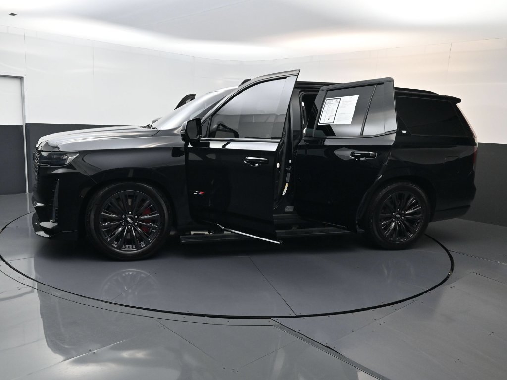 Used 2023 Cadillac Escalade V w/ LPO, ONYX Package AWD/4WD image 38