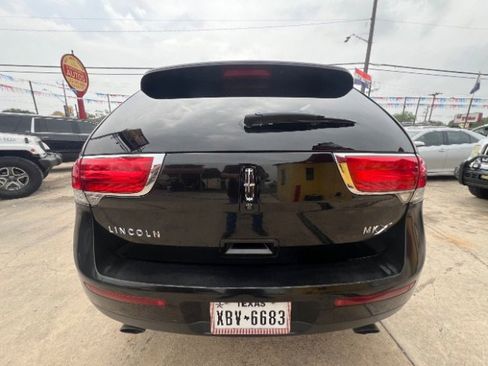 Used 2012 Lincoln MKX FWD image 5