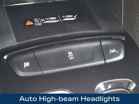 Used 2023 Chevrolet Bolt EUV LT w/ Comfort Package FWD image 18
