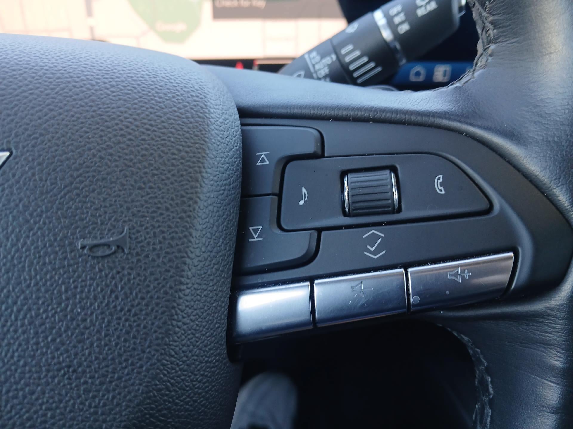 Used 2025 Cadillac XT4 Premium Luxury FWD image 26