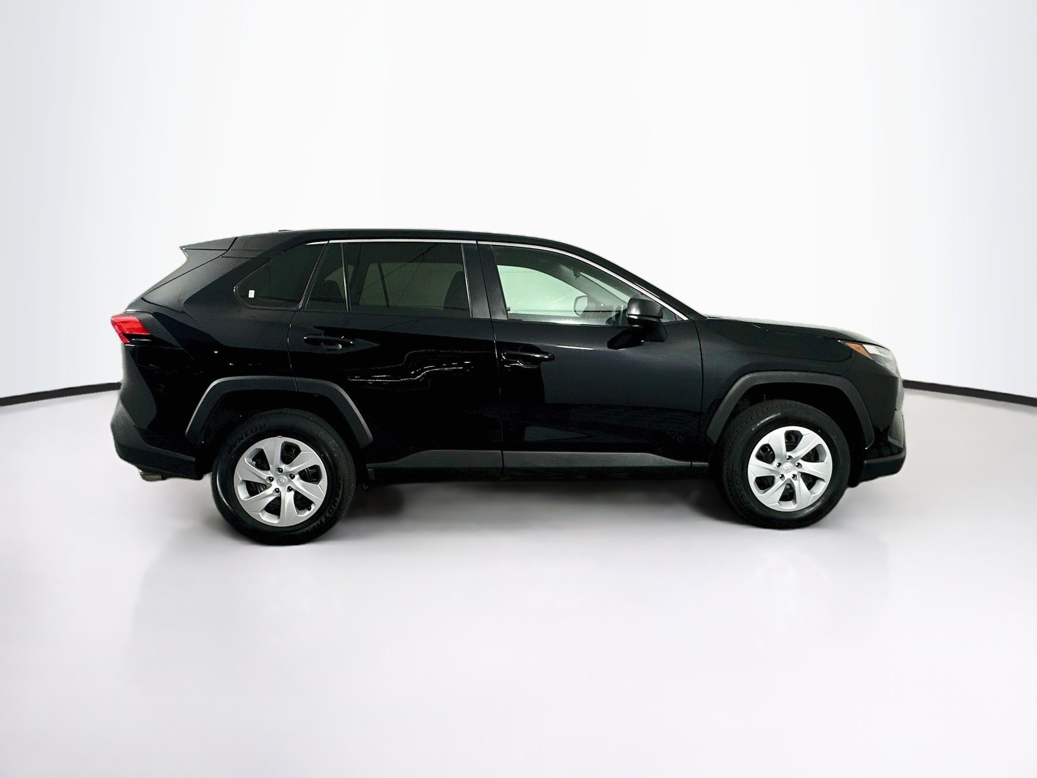 Used 2025 Toyota RAV4 LE AWD/4WD image 10