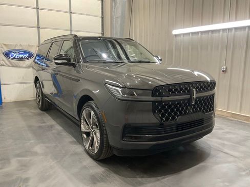 Used 2025 Lincoln Navigator L Black Label w/ Black Label Special Edition image 1