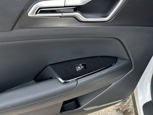 Used 2025 Kia Sportage EX w/ EX Premium Package image 16