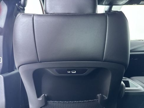 New 2026 Chrysler Pacifica Select AWD/4WD image 35