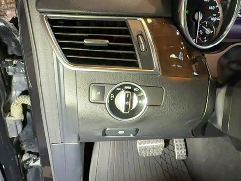 Used 2015 Mercedes-Benz GL 450 4MATIC image 19