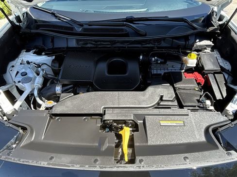 Certified 2025 Nissan Murano SL w/ Cargo Package AWD/4WD image 18