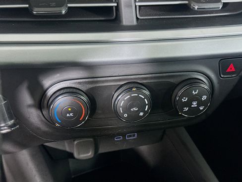 Used 2025 Chevrolet Trax LS image 23