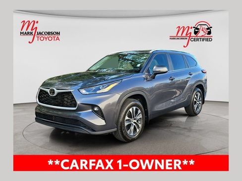 Used 2025 Toyota Highlander XLE FWD image 1