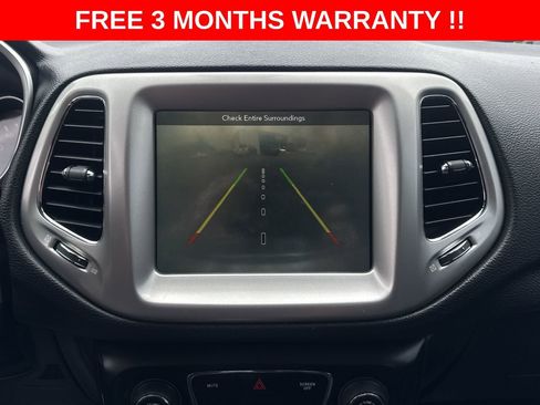 Used 2019 Jeep Compass Latitude w/ Popular Equipment Group FWD image 18