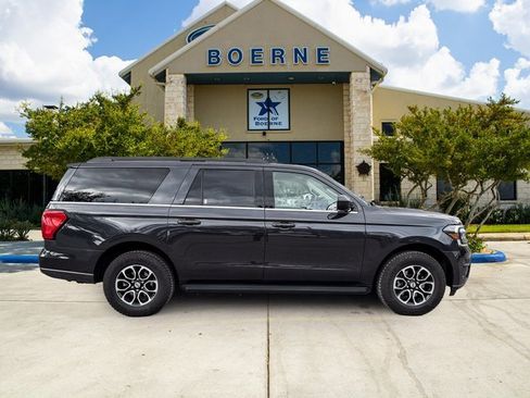 Used 2024 Ford Expedition Max XLT image 6