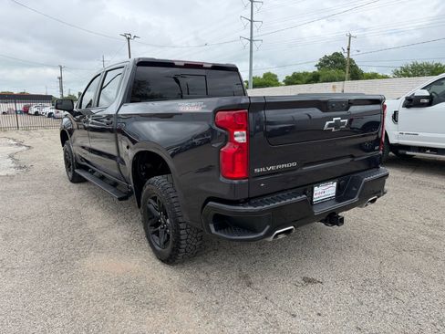 Used 2024 Chevrolet Silverado 1500 LT Trail Boss w/ Convenience Package II AWD/4WD image 4