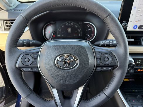 Used 2023 Toyota RAV4 XLE Premium FWD image 24