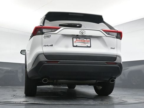 Used 2023 Toyota RAV4 XLE FWD image 38