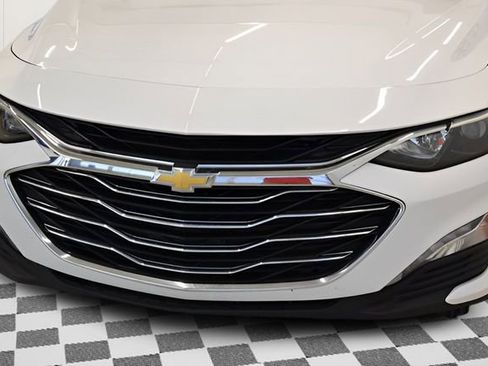 Used 2022 Chevrolet Malibu LT FWD image 14