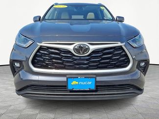 Used 2021 Toyota Highlander XLE video 2