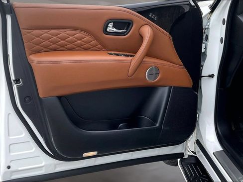 Used 2022 INFINITI QX80 Sensory w/ Cargo Package RWD image 19