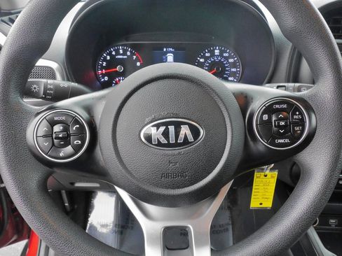 Used 2020 Kia Soul LX image 12