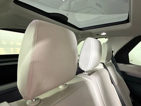 New 2026 Land Rover Discovery Dynamic SE image 30