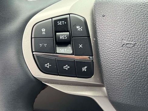 Used 2026 Ford Explorer Active AWD/4WD image 27