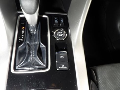 Used 2025 Mitsubishi Eclipse Cross SE image 17