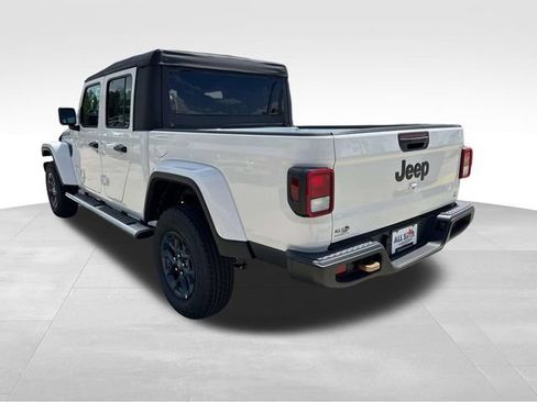 New 2026 Jeep Gladiator Sport AWD/4WD image 6