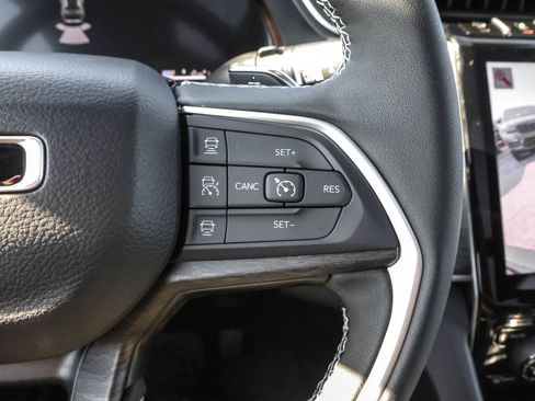 New 2025 Jeep Grand Cherokee Limited w/ Black Appearance Package image 26