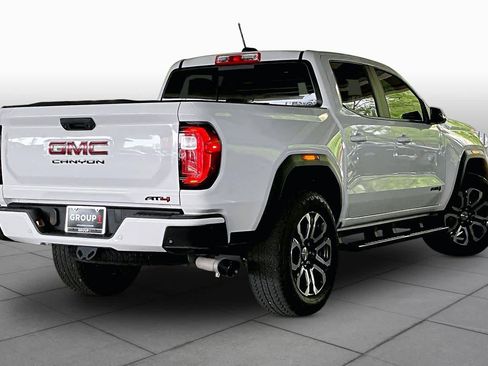 Used 2024 GMC Canyon AT4 w/ AT4 Premium Package AWD/4WD image 12