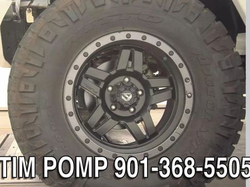 Used 2016 Jeep Wrangler Unlimited Rubicon w/ Connectivity Group AWD/4WD image 8