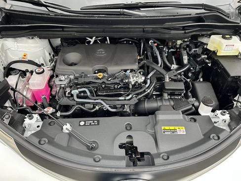 Used 2026 Toyota Sienna XLE FWD image 28