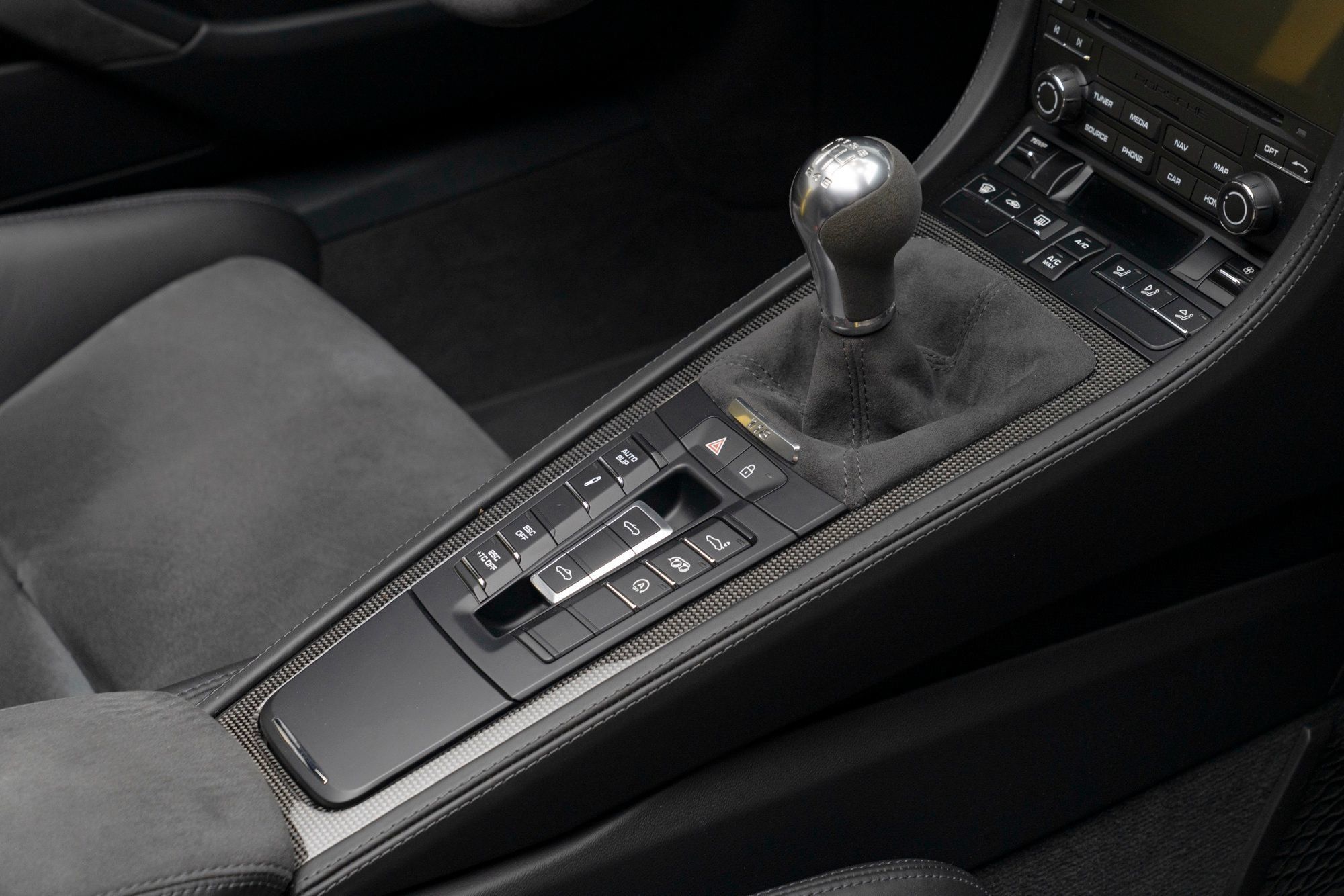 Used 2020 Porsche 718 Boxster Spyder RWD image 37