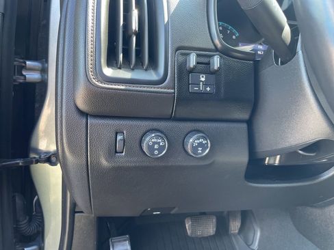 Used 2022 GMC Canyon AT4 w/ Trailering Package AWD/4WD image 9