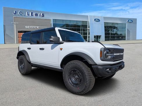 New 2025 Ford Bronco Badlands image 1