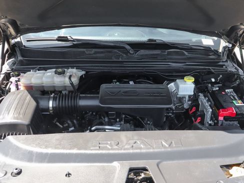 Used 2019 RAM 1500 Big Horn AWD/4WD image 11