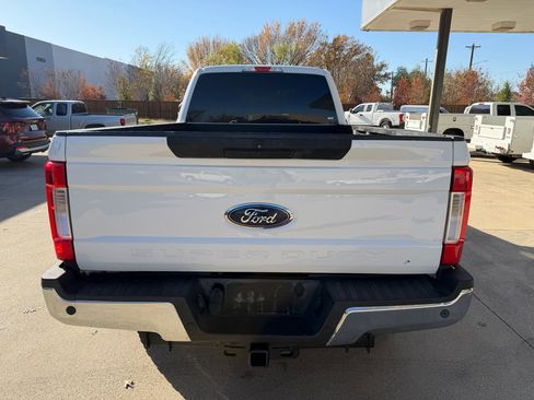 Used 2019 Ford F250 XLT w/ XLT Value Package image 4